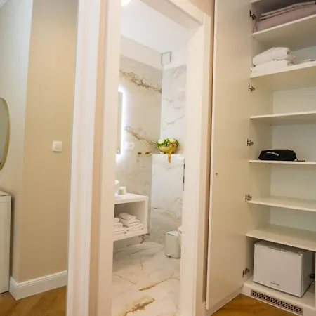 Apartmán Barboros Park Suitee *